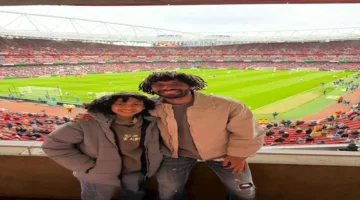 محمد النني يظهر برفقة نجله في مدرجات مباراة فريق أرسنال الإنجليزي